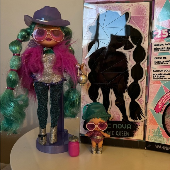 L.O.L. Surprise! O.M.G. Cosmic Nova Fashion Doll & Cosmic Queen sister - Picture 7 of 8